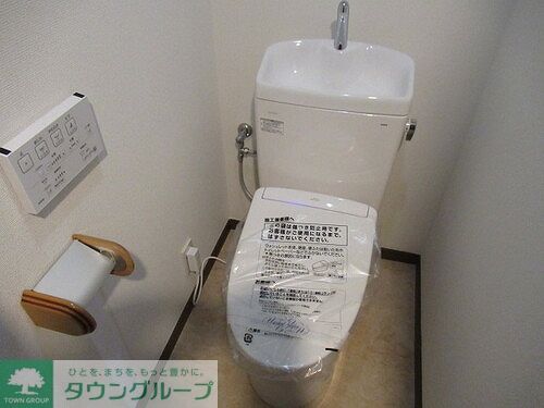 トイレ　洗浄便座付きトイレ