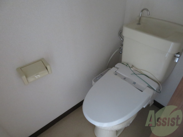 トイレ　こちらはトイレです。清潔感があり、安心して使用できます。