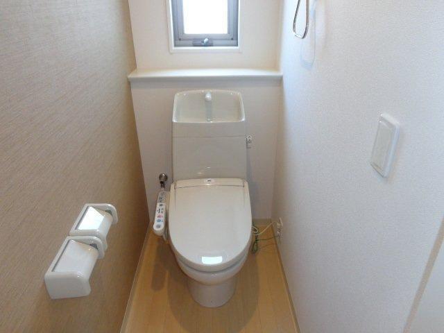 トイレ　温水洗浄便座