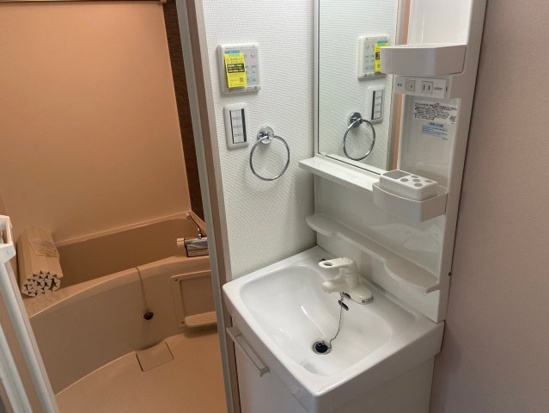 洗面設備　身支度に欠かせない独立洗面台♪