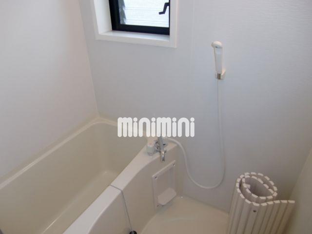 バス・シャワールーム　窓のあるトイレ