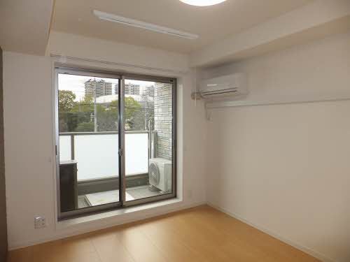 バルコニー　洋室