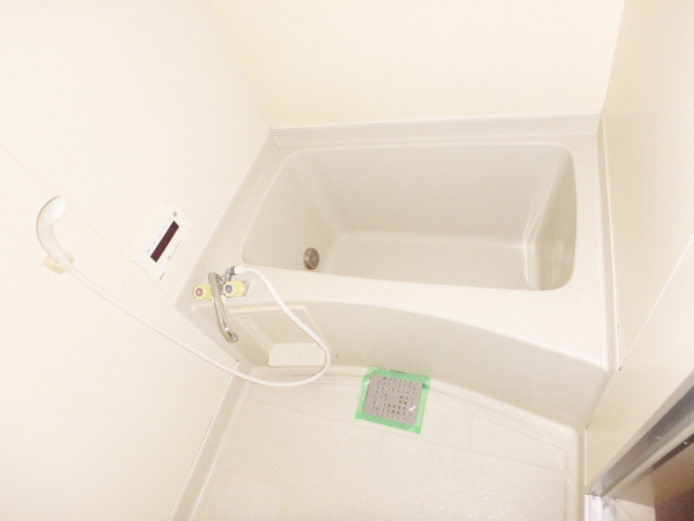 バス・シャワールーム　追い焚き付きでいつでも温かいお風呂に浸かれます☆