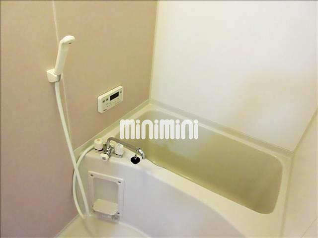 バス・シャワールーム　清潔感ある浴室です