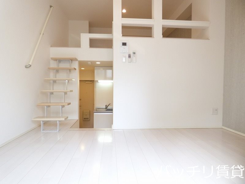 居室・リビング　同型タイプの為、現状を優先いたします