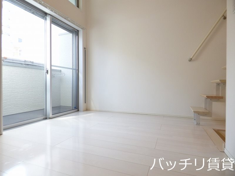 バルコニー　同型タイプの為、現状を優先いたします