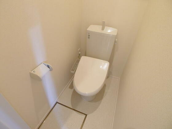 トイレ　温水洗浄便座