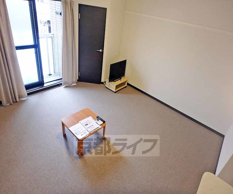 居室・リビング　広々として落ち着いた雰囲気です