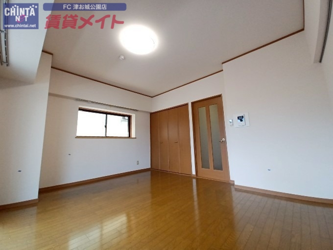 居室・リビング　別部屋参考写真です