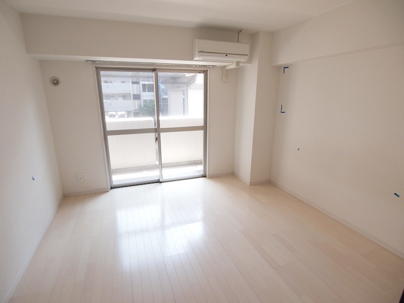 居室・リビング　正方形のお部屋が使いやすい。