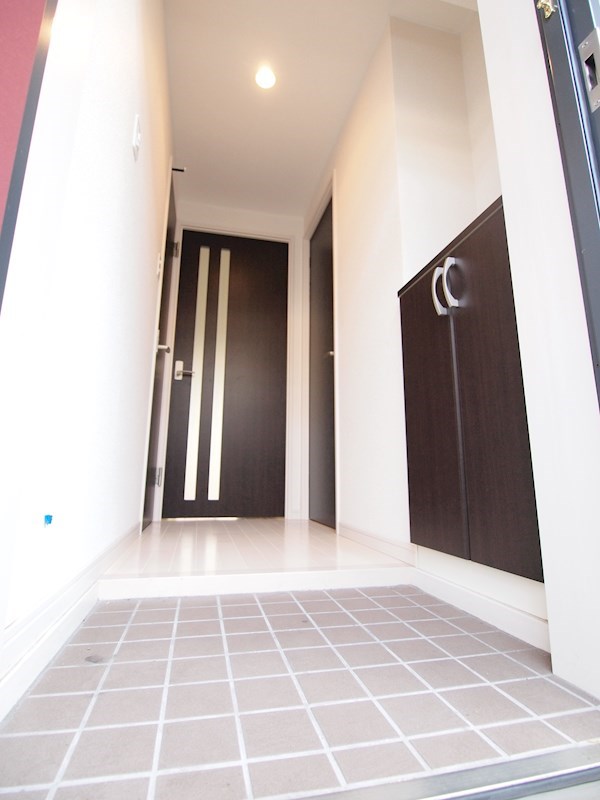 玄関　シューズボックスあり。