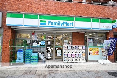 コンビニ　ファミリーマート勝どき駅前店（コンビニ）まで312m
