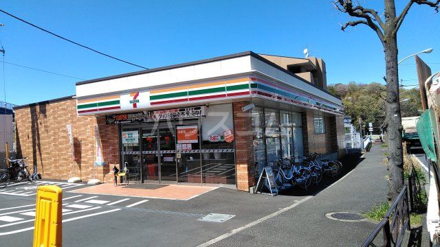コンビニ　セブンイレブン 川崎三田1丁目店（コンビニ）まで642m
