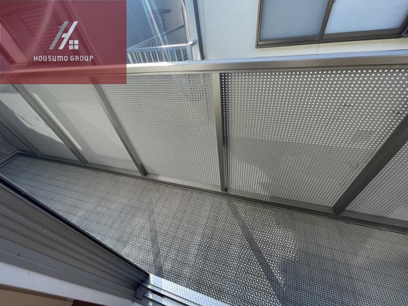 バルコニー　暖かな日差しのふりそそぐバルコニー