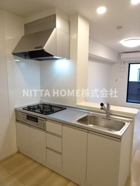 キッチン　３口ガスコンロ＆グリル付き★