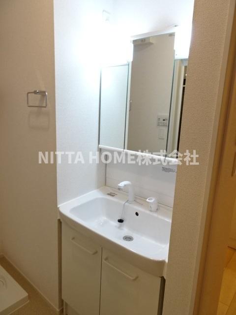 洗面設備　三面鏡付き洗面台もありますよ☆彡