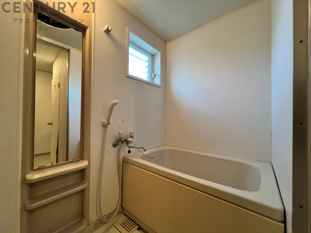 バス・シャワールーム　シンプルで清潔感のある浴室です♪