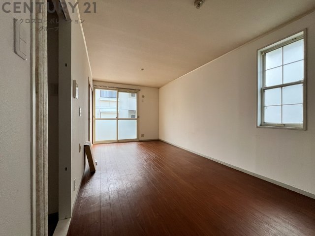 居室・リビング　2面採光の明るいリビングです