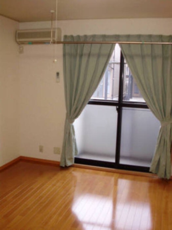 居室・リビング　図面と現状に相違がある場合には現状を優先