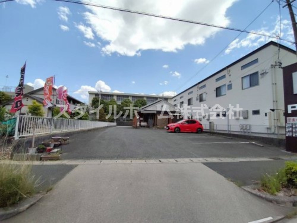 飲食店　食の郷嘉（飲食店）まで889m