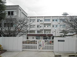中学校　平城東中学校（中学校）まで1624m