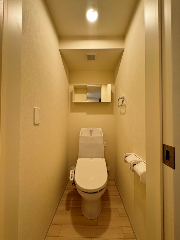 トイレ　ウォシュレット付きです。