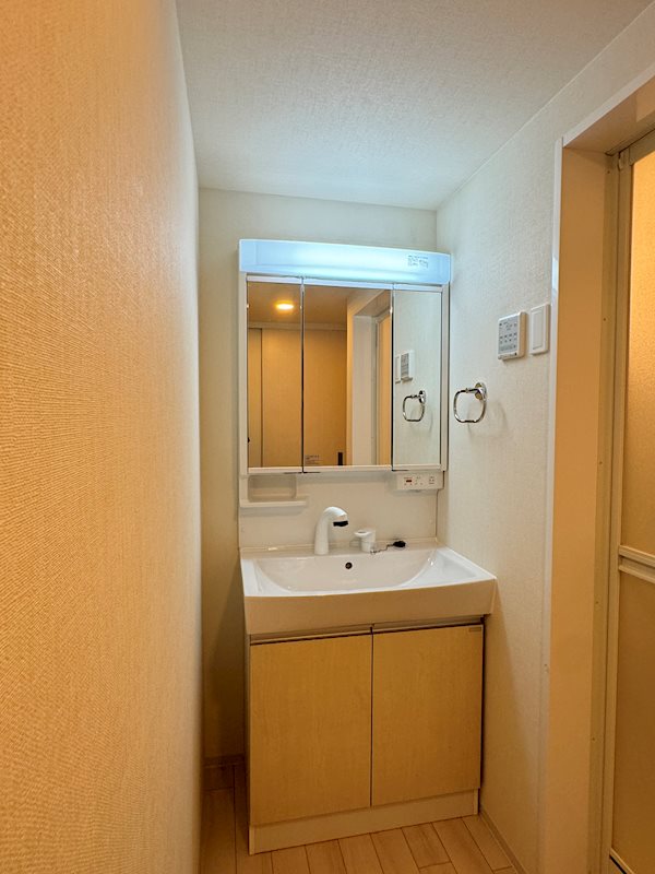 洗面設備　独立洗面台ございます