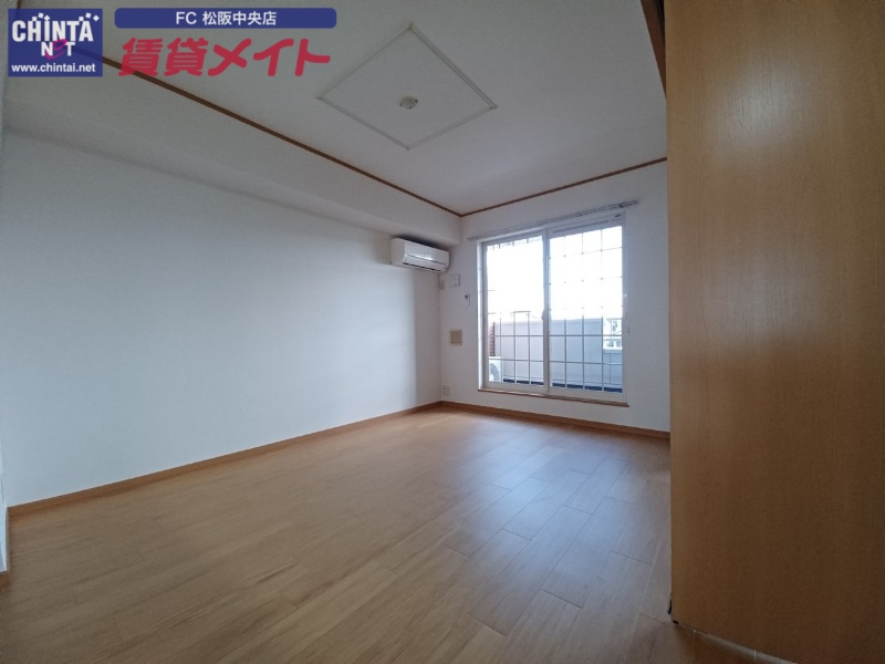 居室・リビング　反転タイプ参考写真