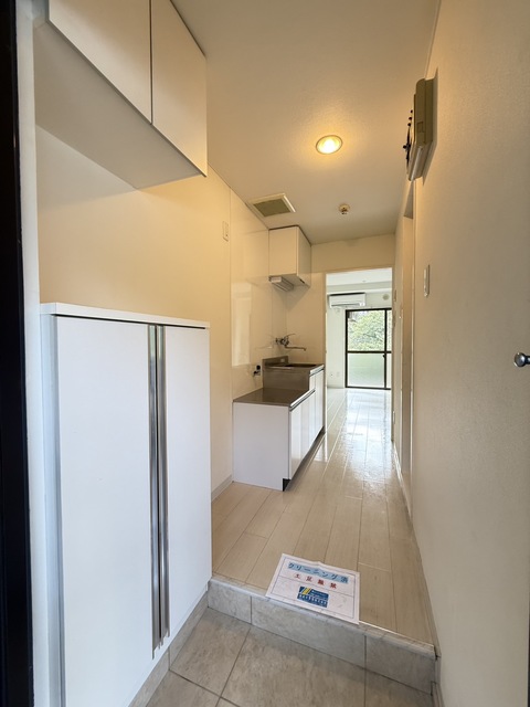 玄関　別部屋参考写真です