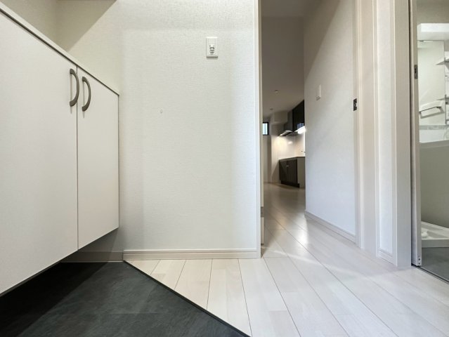 玄関　詳細は、RISUMO江坂本店までお問合せください♪