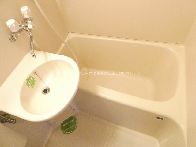 バス・シャワールーム　写真は202号室です（参考）