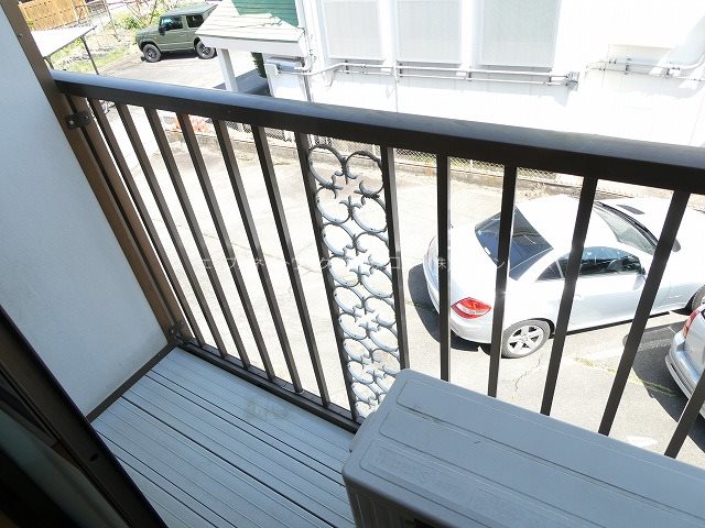 バルコニー　写真は202号室です（参考）