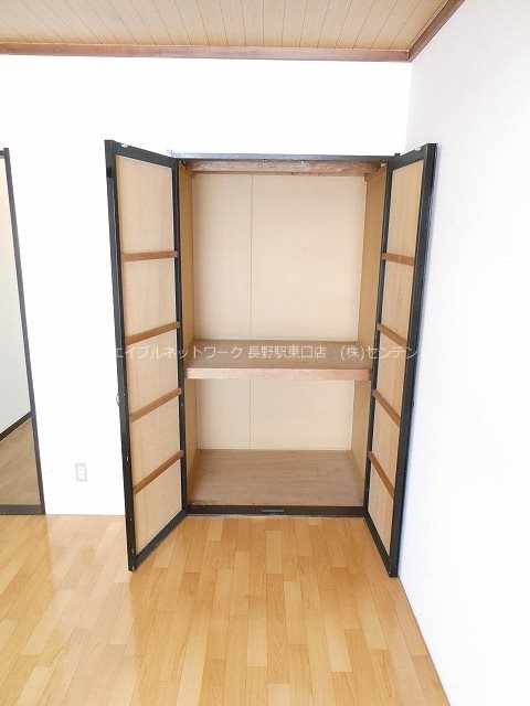 収納　写真は202号室です（参考）