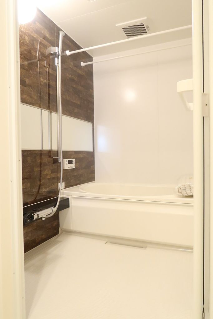 バス・シャワールーム　お風呂も豪華♪足も伸ばせてリラックス(*^^*)