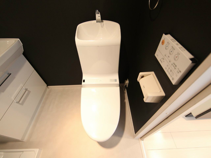 トイレ　温水洗浄暖房便座付トイレ