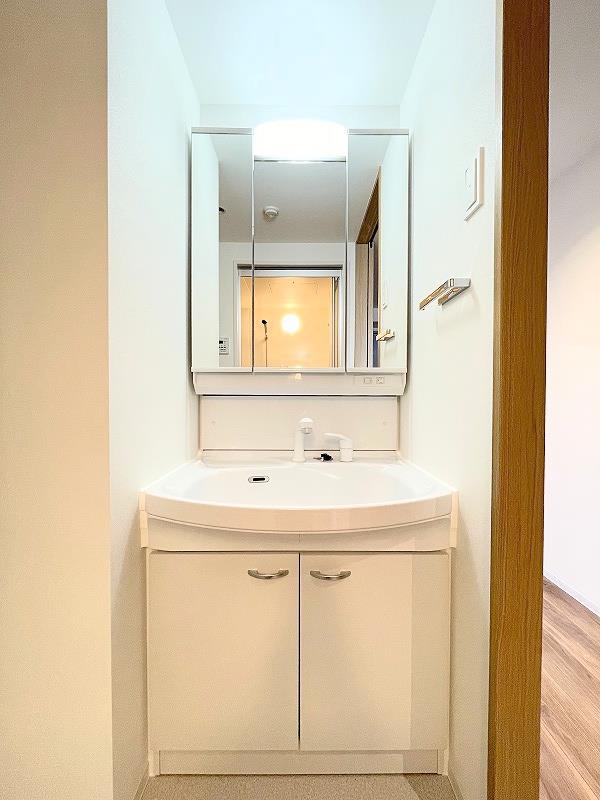 洗面設備　洗髪洗面化粧台