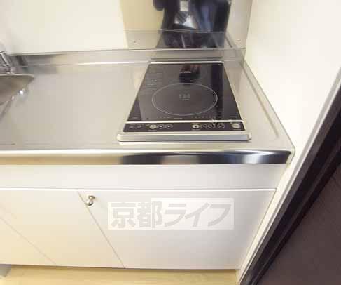 キッチン　ＩＨコンロ付きです。