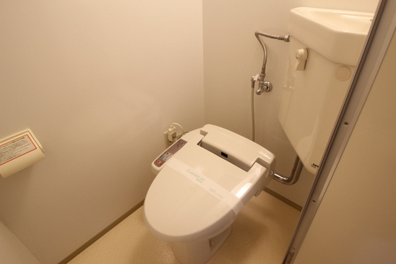 トイレ　※別号室の写真です