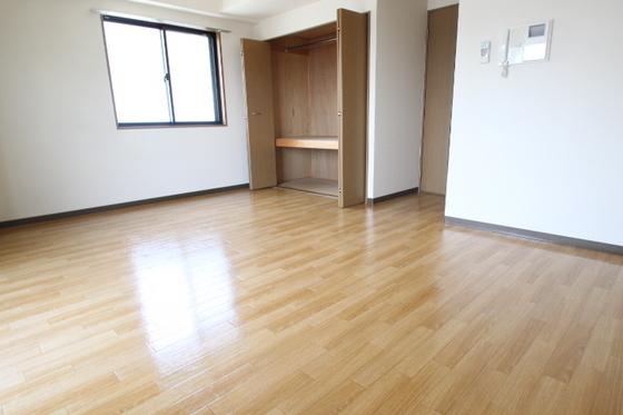 居室・リビング　※別号室の写真です