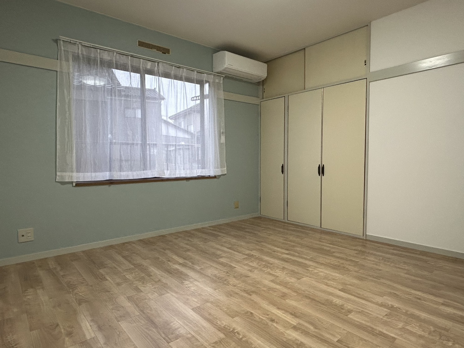 居室・リビング　壁の色が可愛い♪