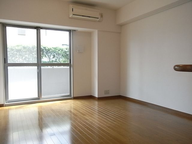 居室・リビング　9.7帖の広々とした居室