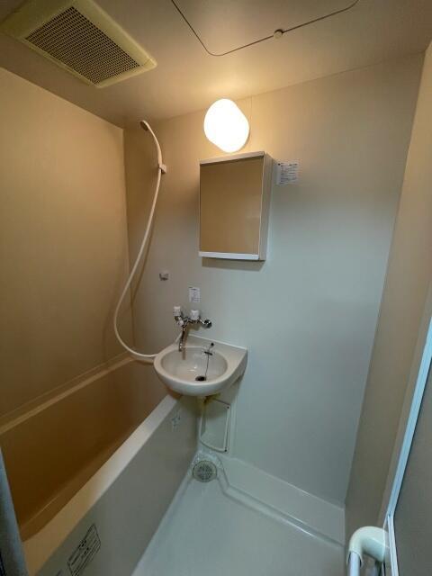 バス・シャワールーム　お風呂です