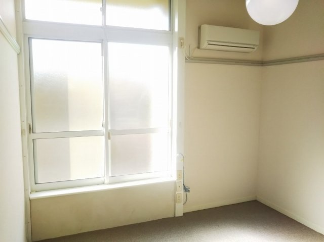 居室・リビング　1階のお部屋です。同タイプの写真です。