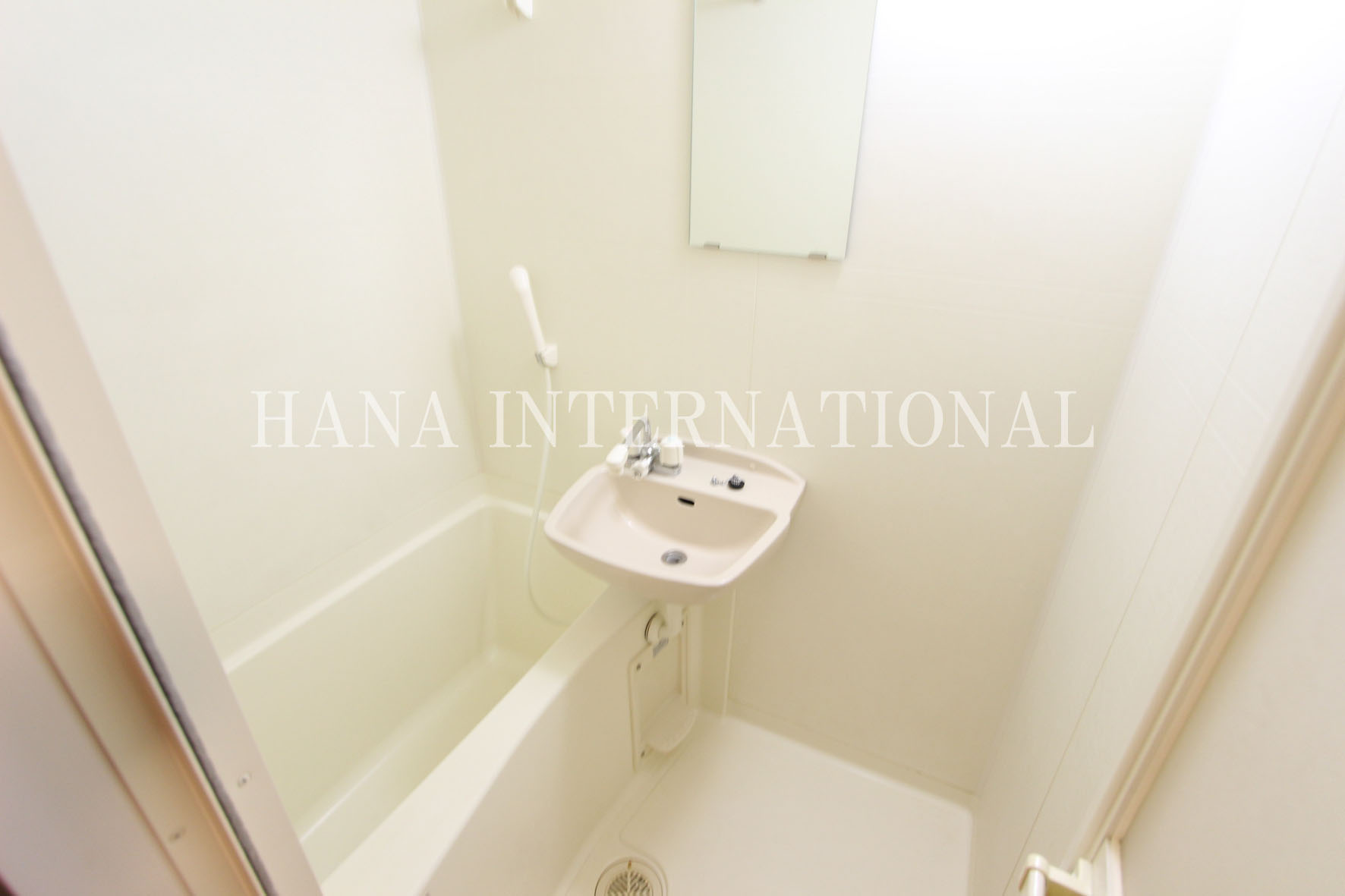 バス・シャワールーム　※類似タイプ参考画像のため、現況を優先致します。