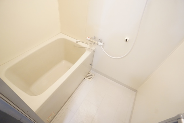 バス・シャワールーム　バストイレ別なのでゆったり癒しのバスタイムを満喫できます♪