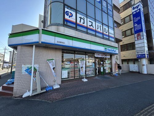 コンビニ　ファミリーマート 北柏駅前店（コンビニ）まで297m