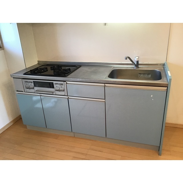 キッチン　コンパクトなキッチンで掃除もラクラク