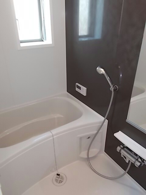 バス・シャワールーム　※写真は同シリーズ類似物件を含む為現況優先とさせて頂きます