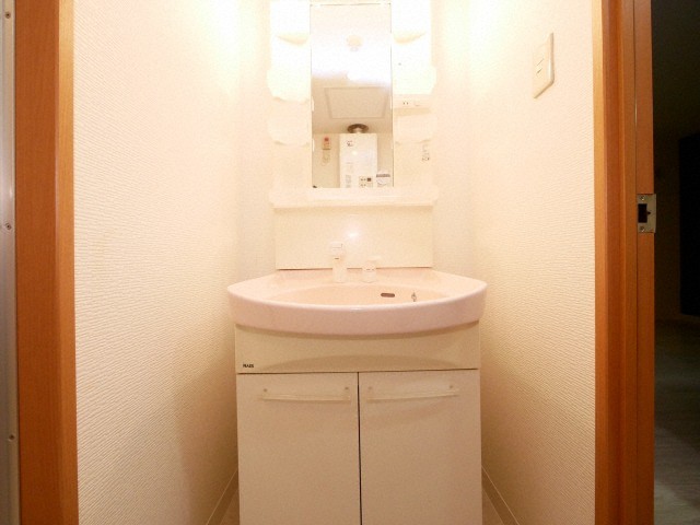 洗面設備　脱衣スペースもあります