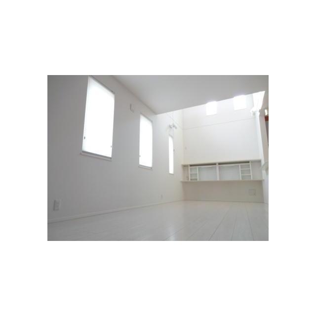 居室・リビング　吹抜け付リビング